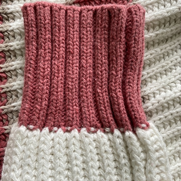 American Eagle Cropped Striped Knit Boxy Sweater - Picture 6 of 6